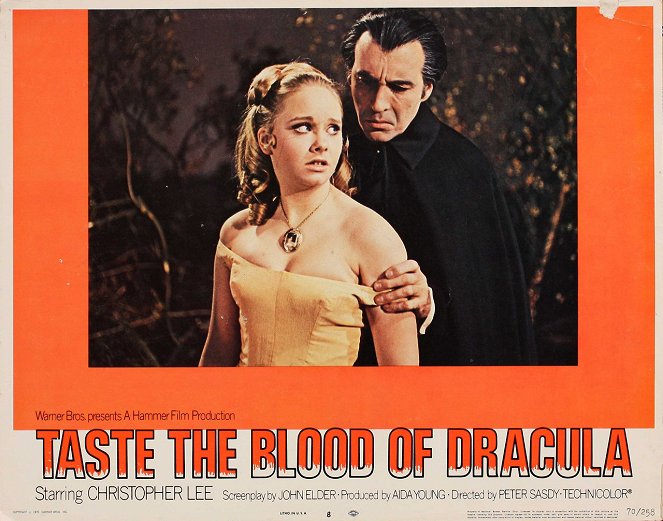 Dracula, paholaisen lähettiläs - Mainoskuvat - Linda Hayden, Christopher Lee