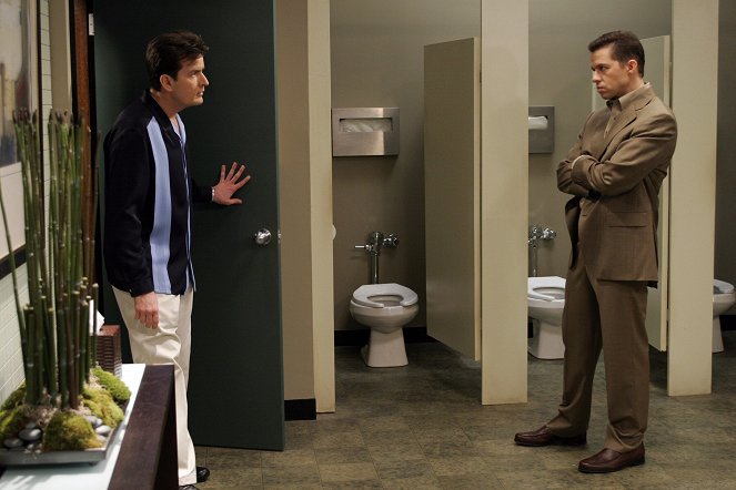 Two and a Half Men - Filmfotos - Charlie Sheen, Jon Cryer