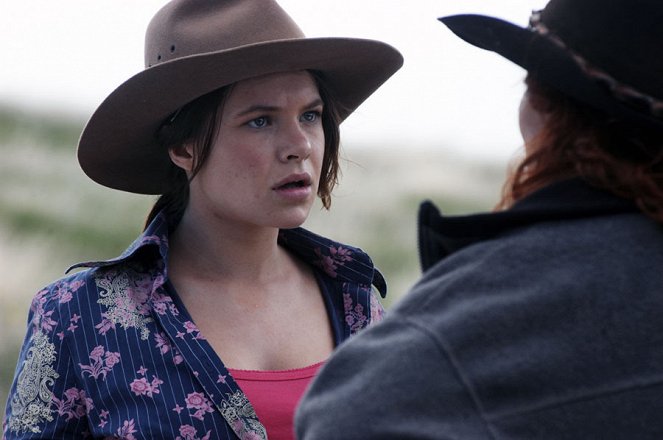 McLeod's Daughters - Handle with Care - Photos - Basia A'Hern