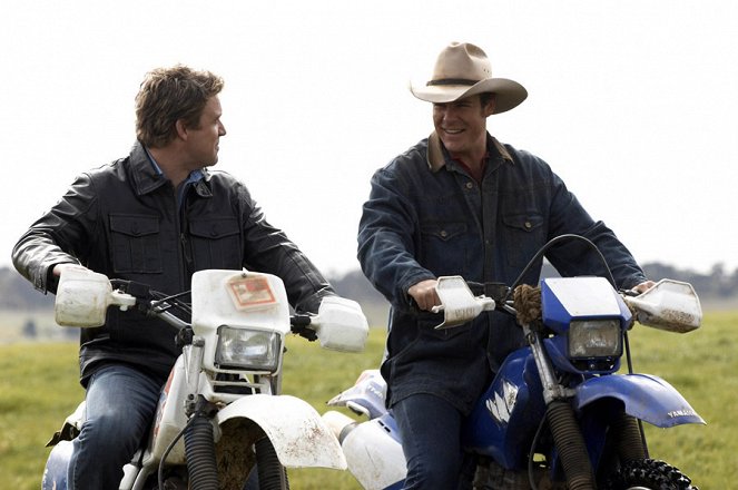 McLeod's Daughters - Season 7 - All the Wrong Places - Photos - Aaron Jeffery