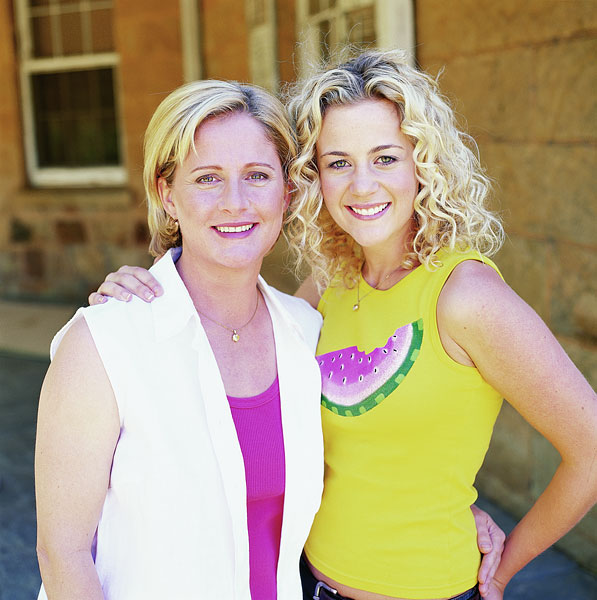 McLeod's Daughters - Promoción - Sonia Todd, Rachael Carpani