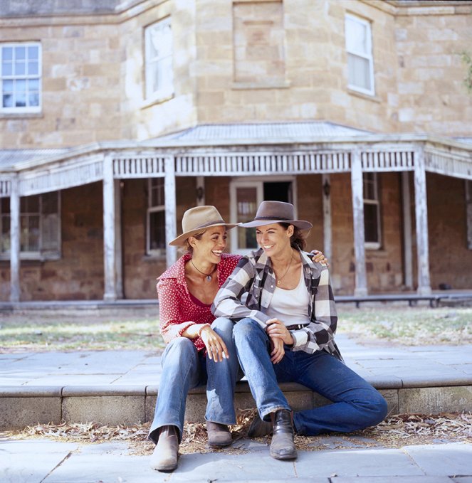 McLeod's Daughters - Promo - Bridie Carter, Lisa Chappell