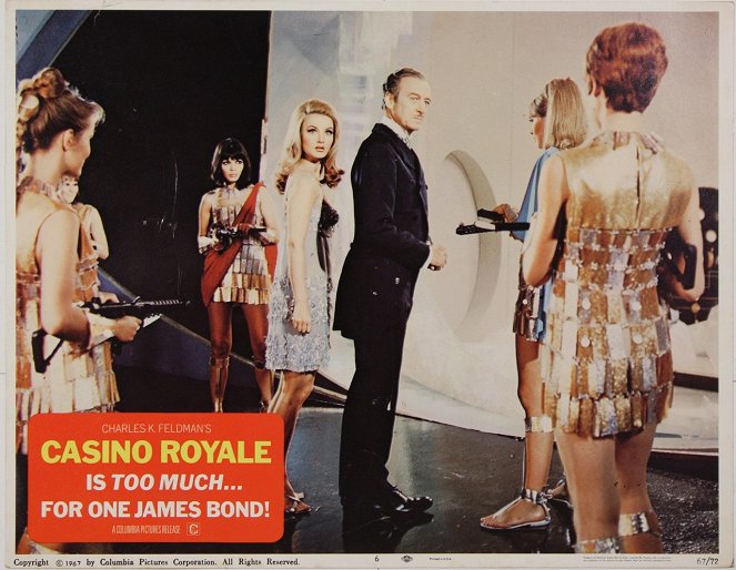 Casino Royale - Lobby karty - Barbara Bouchet, David Niven
