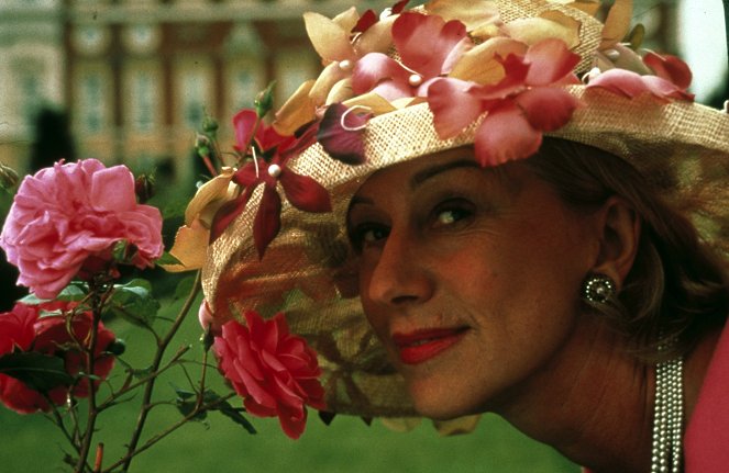 Flower power, como una regadera - De la película - Helen Mirren