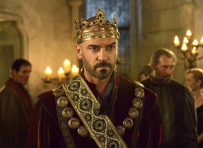 Reign - Season 1 - Snakes in the Garden - Photos - Alan Van Sprang