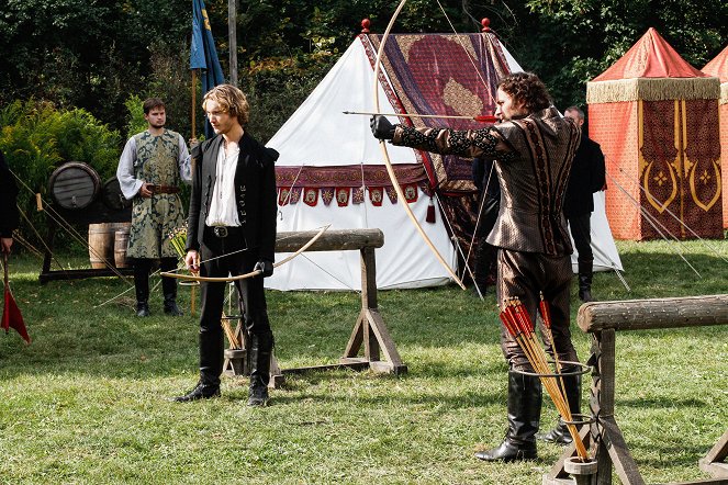 Reign - Hearts and Minds - Photos - Toby Regbo