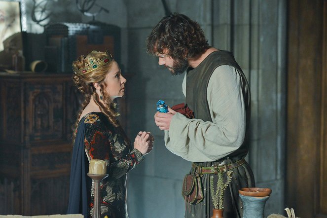 Reign - Fated - Photos - Megan Follows, Rossif Sutherland