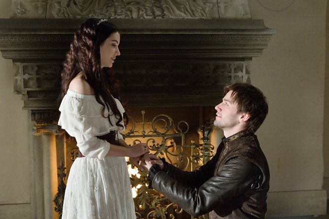 Reign - Royal Blood - Photos - Adelaide Kane, Torrance Coombs