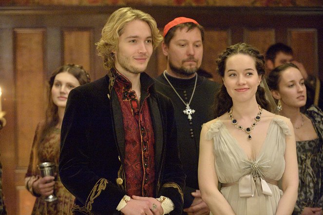 Reign - No Exit - Photos - Toby Regbo, Anna Popplewell
