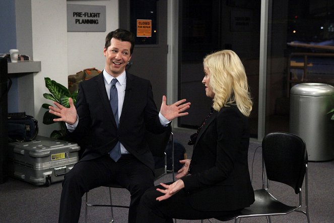 Parks and Recreation - Lucky - Photos - Sean Hayes, Amy Poehler