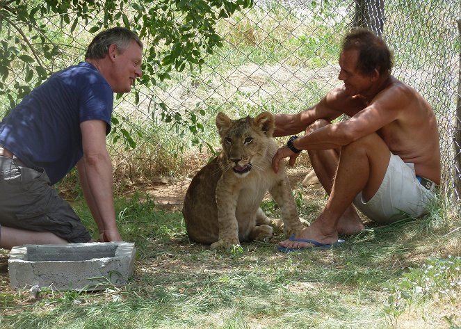 Martin Clunes & a Lion Called Mugie - Film