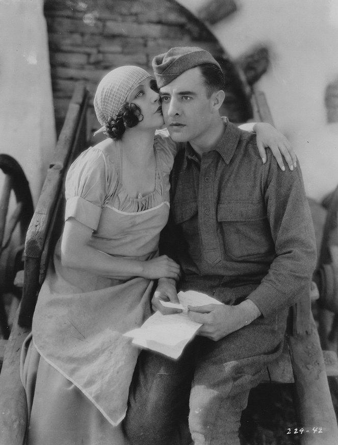 A nagy parádé - Filmfotók - Renée Adorée, John Gilbert