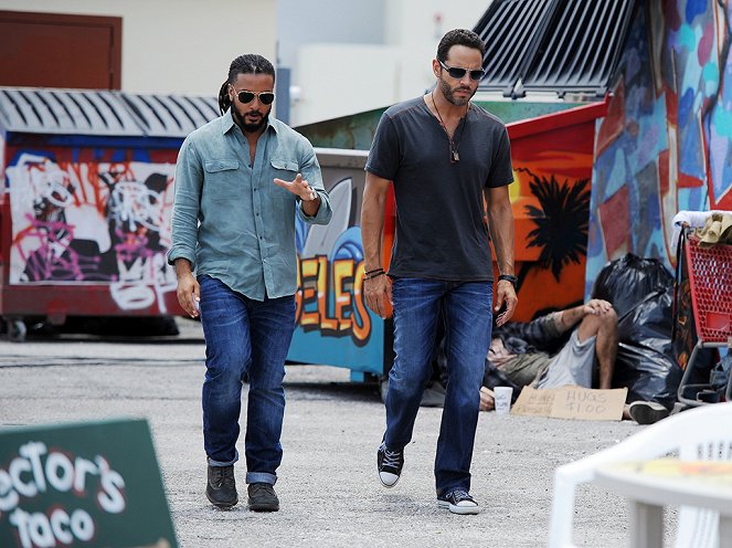 Graceland - Photos - Brandon Jay McLaren, Daniel Sunjata