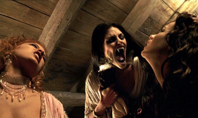 Van Helsing - Van film - Elena Anaya, Silvia Colloca