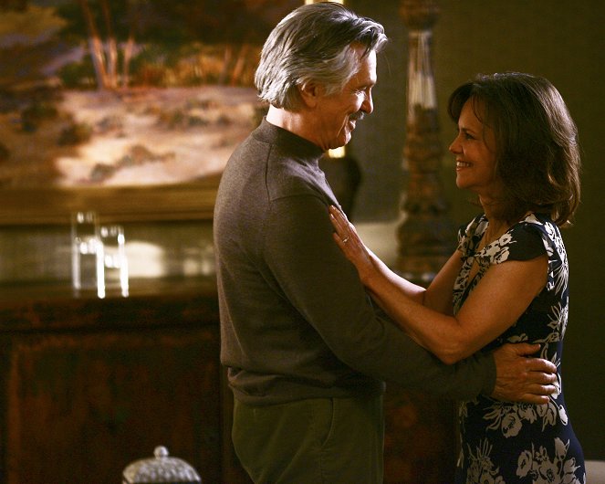 Brothers & Sisters - Patriarchy - Photos - Tom Skerritt, Sally Field