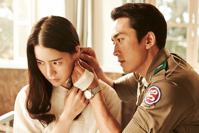 Inganjungdok - Z filmu - Ji-yeon Lim, Seung-heon Song