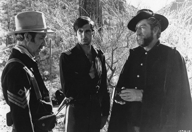 Massaker im Morgengrauen - Filmfotos - Arthur O'Connell, George Hamilton, Richard Boone