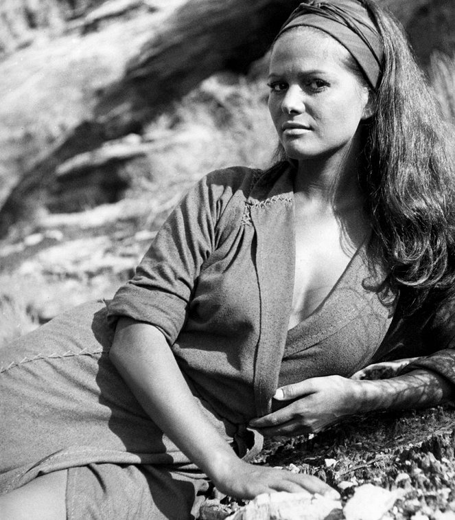 Saalistajat - Kuvat kuvauksista - Claudia Cardinale