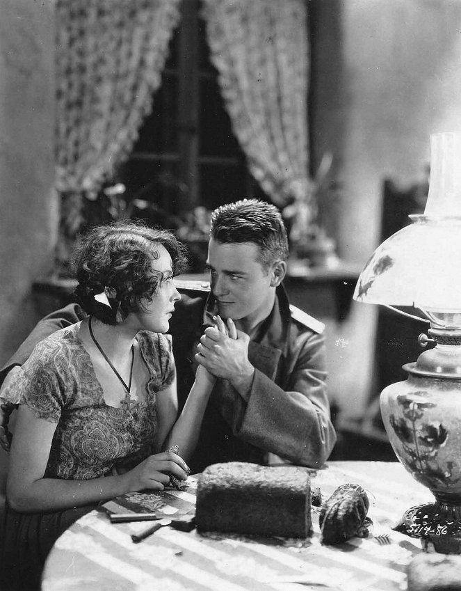 A Oeste Nada de Novo - Do filme - Yola d'Avril, Lew Ayres