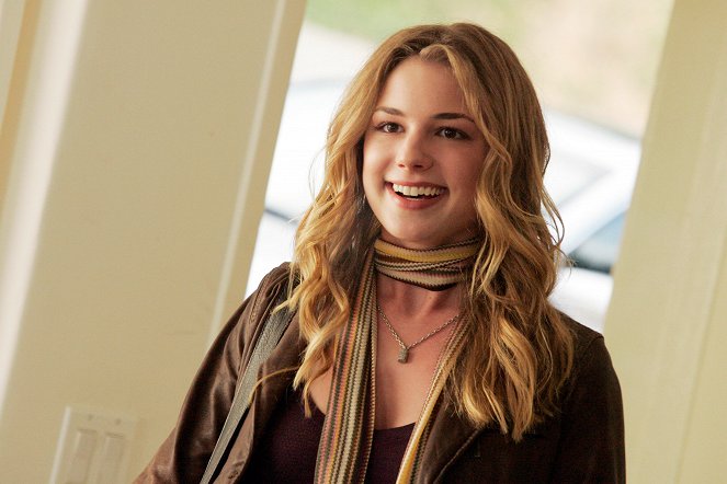 Brothers & Sisters - Love Is Difficult - Photos - Emily VanCamp