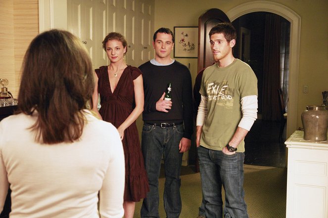 Brothers & Sisters - Season 1 - All in the Family - Photos - Emily VanCamp, Matthew Rhys, Dave Annable