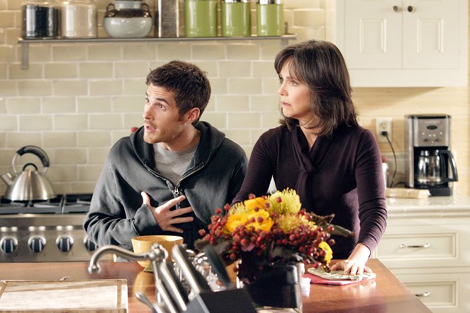 Brothers & Sisters - 36 Hours - Photos - Dave Annable, Sally Field
