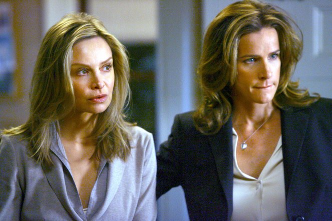 Brothers & Sisters - Separation Anxiety - Photos - Calista Flockhart, Rachel Griffiths