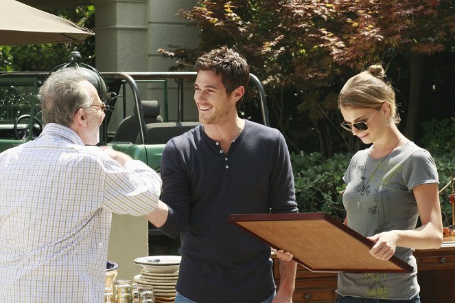 Brothers & Sisters - Season 3 - Everything Must Go - Photos - Dave Annable, Emily VanCamp