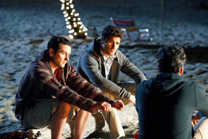 Brothers & Sisters - Neuanfang - Filmfotos - Matthew Rhys, Dave Annable