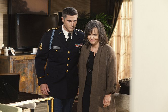 Brothers & Sisters - Season 5 - Das Ende des Tunnels - Filmfotos - Dave Annable, Sally Field