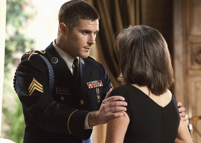 Brothers & Sisters - The Homecoming - Photos - Dave Annable