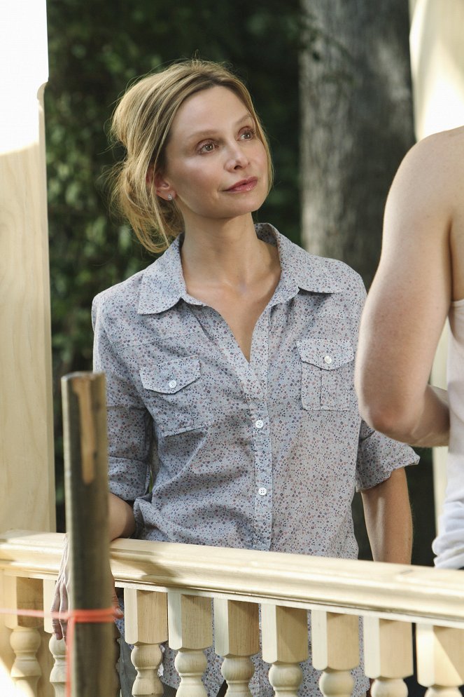 Brothers & Sisters - A Righteous Kiss - Photos - Calista Flockhart