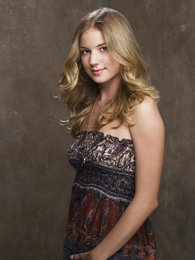 Perhesiteet - Promokuvat - Emily VanCamp