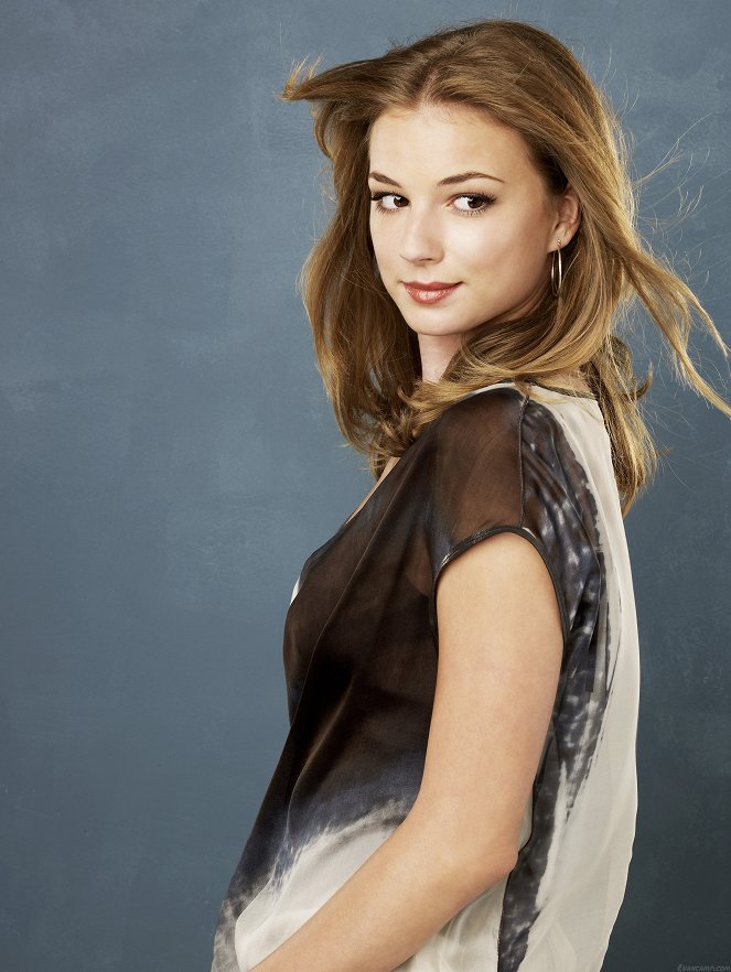 Testvérek - Promóció fotók - Emily VanCamp