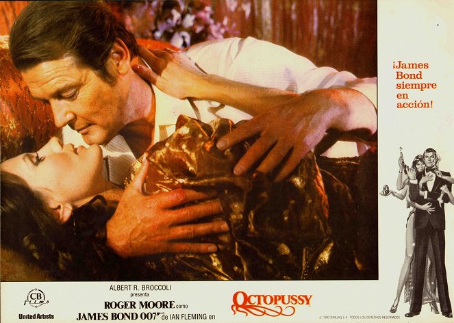 Octopussy - mustekala - Mainoskuvat - Maud Adams, Roger Moore