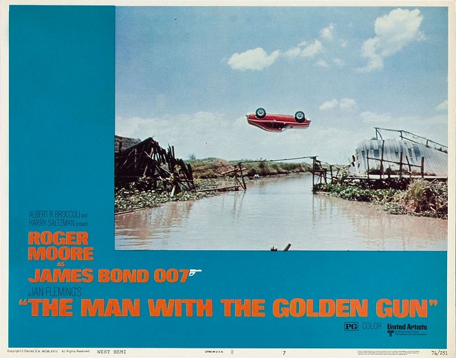 007 e o Homem da Pistola Dourada - Cartões lobby