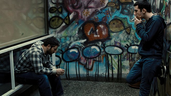 Pęknięcia w betonie - Z filmu - Murathan Muslu, Alechan Tagaev