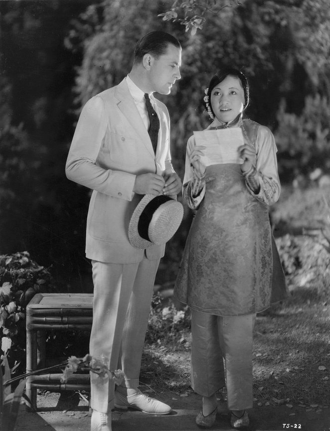 The Toll of the Sea - Van film - Kenneth Harlan, Anna May Wong