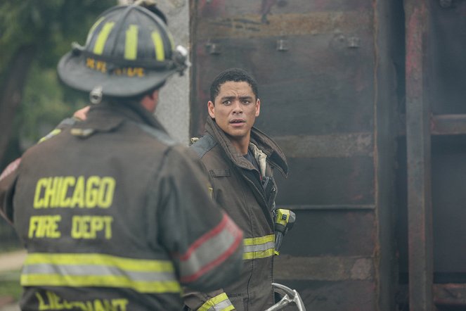 Chicago Fire - Season 3 - Always - Photos - Charlie Barnett