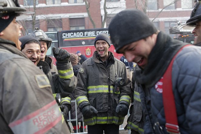 Chicago Fire - Ein schwarzer Tag - Dreharbeiten - Yuriy Sardarov, Jesse Spencer