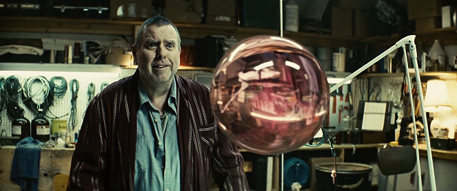 Upside Down - Photos - Timothy Spall