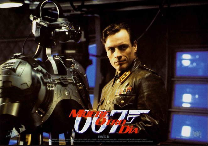 James Bond: Halj meg máskor - Vitrinfotók - Toby Stephens