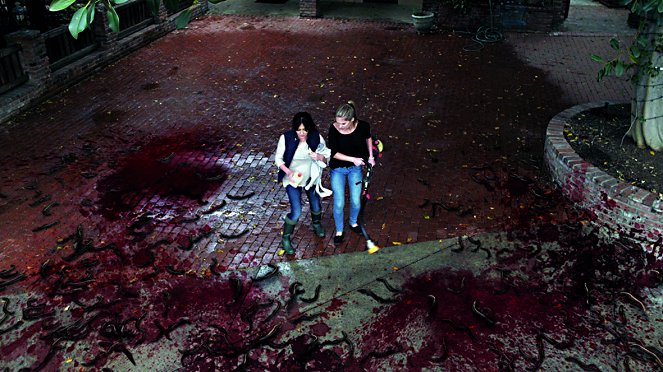 Krvavé jezero: útok zabijáckých mihulí - Z filmu - Shannen Doherty