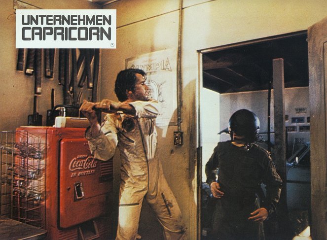 Capricórnio Um - Cartões lobby - James Brolin