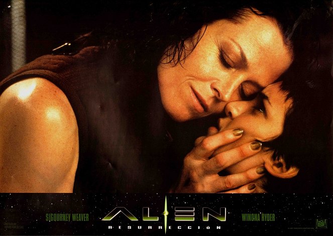 Alien - Die Wiedergeburt - Lobbykarten - Sigourney Weaver, Winona Ryder