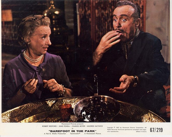 Barefoot in the Park - Cartões lobby - Mildred Natwick, Charles Boyer