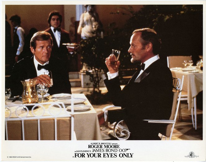 James Bond: Len pre tvoje oči - Fotosky - Roger Moore, Julian Glover