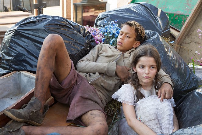 Trash, ladrones de esperanza - De la película - Gabriel Weinstein, Maria Eduarda de Carvalho