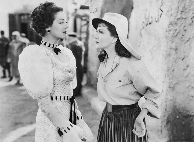 Under Two Flags - Photos - Rosalind Russell, Claudette Colbert