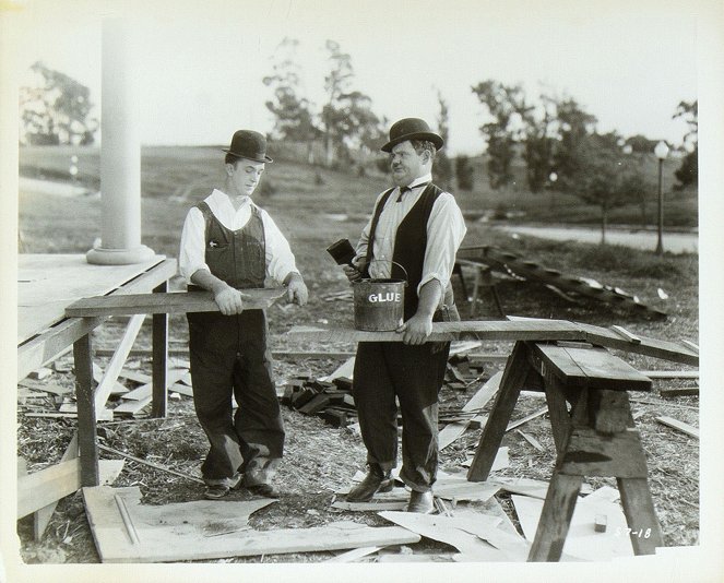 The Finishing Touch - Photos - Stan Laurel, Oliver Hardy
